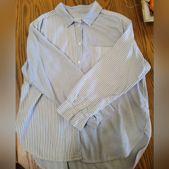 American Eagle Button Down Shirt - Picture 2 of 4